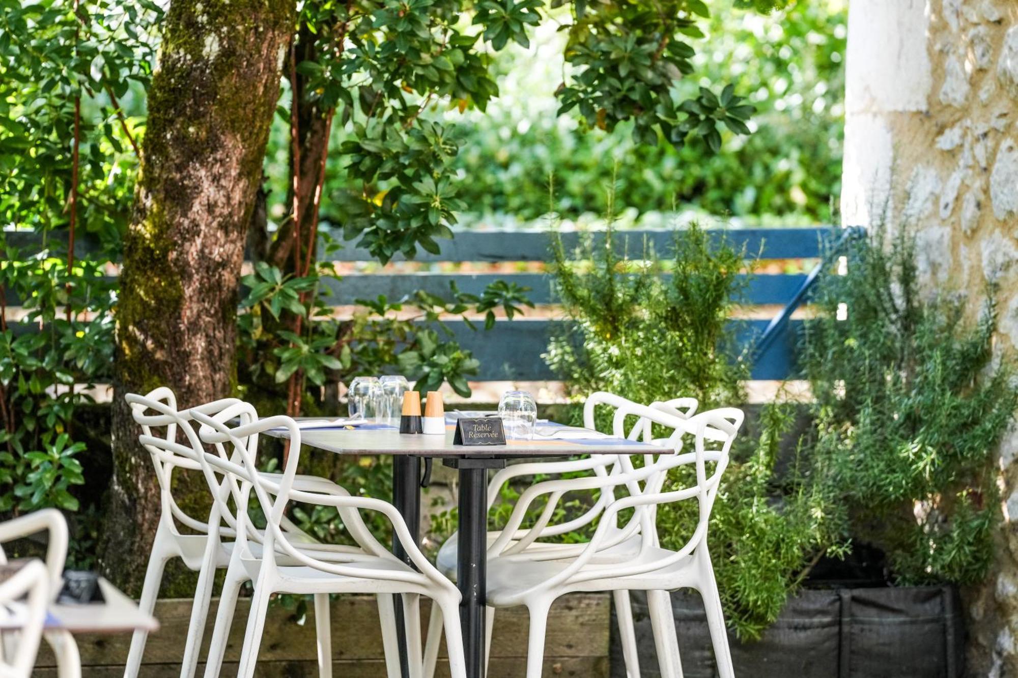 Logis Hotel & Restaurant Le Cadet De Gascogne Saint-Justin  المظهر الخارجي الصورة